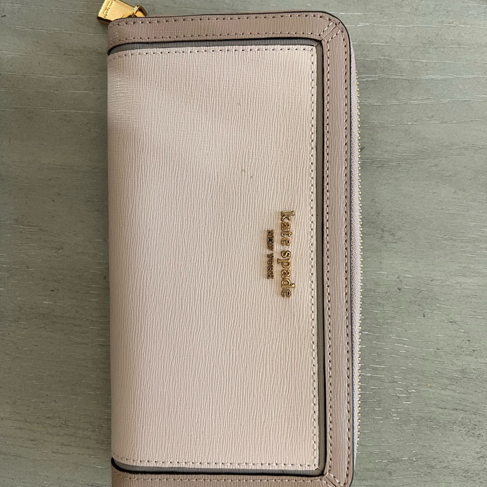 Kate Spade Beige Zip Wallet